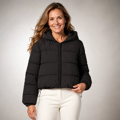 Aída™ | Chaqueta con capucha moderna y versátil