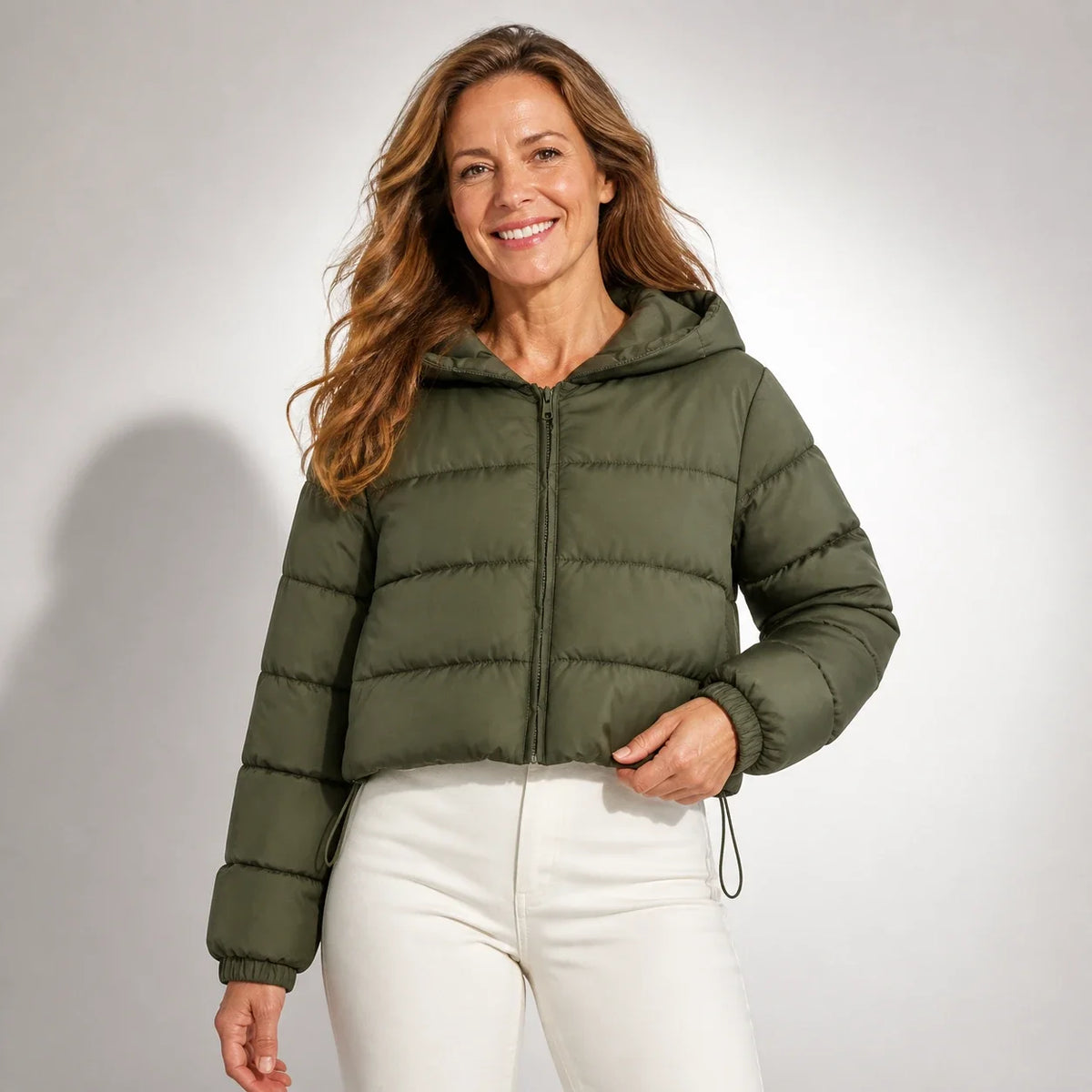 Aída™ | Chaqueta con capucha moderna y versátil