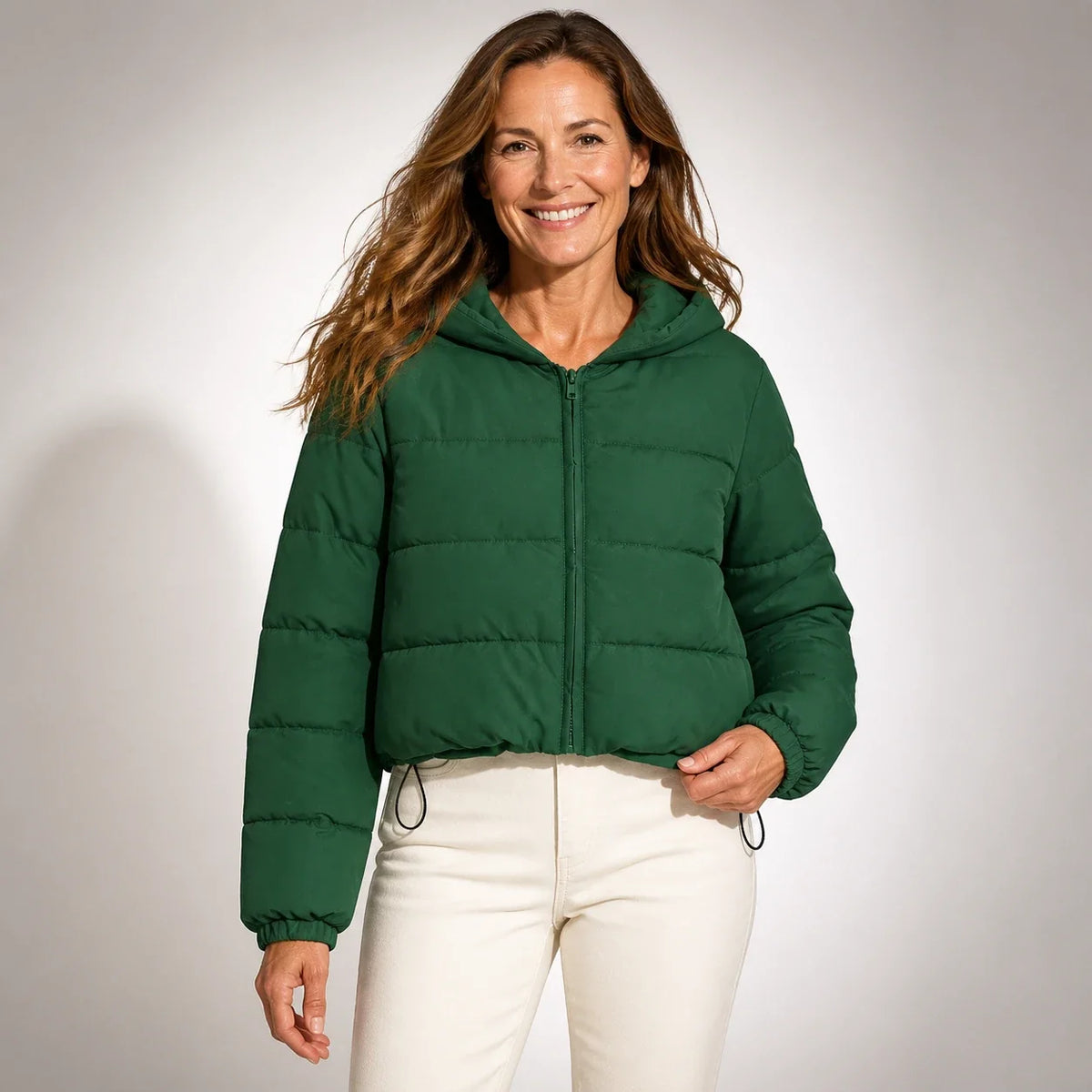Aída™ | Chaqueta con capucha moderna y versátil